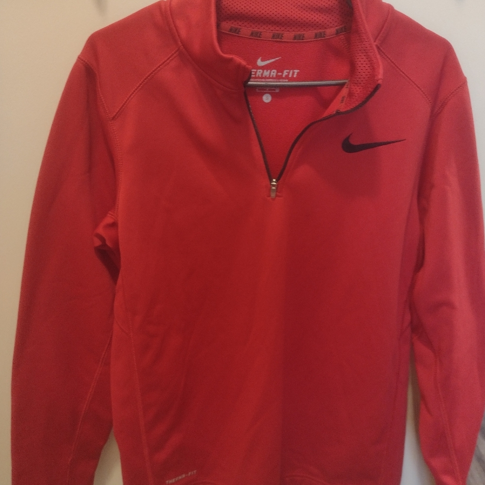 Nike Men's Red Therma-fit Pullover